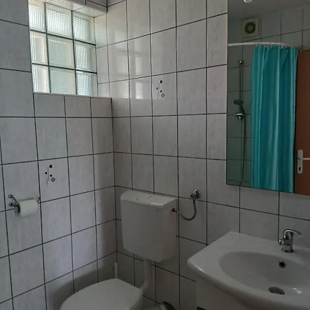 Blue House Apartment *