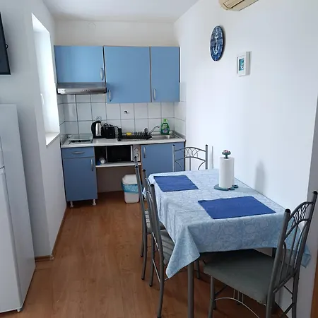 Blue House Apartment