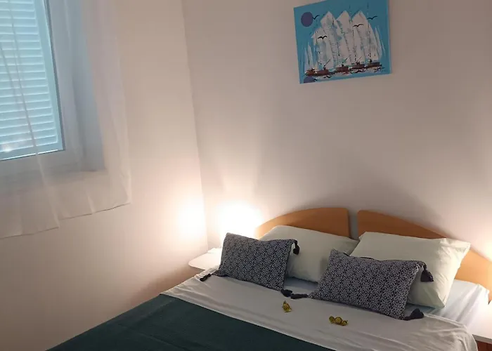 아파트 Blue House